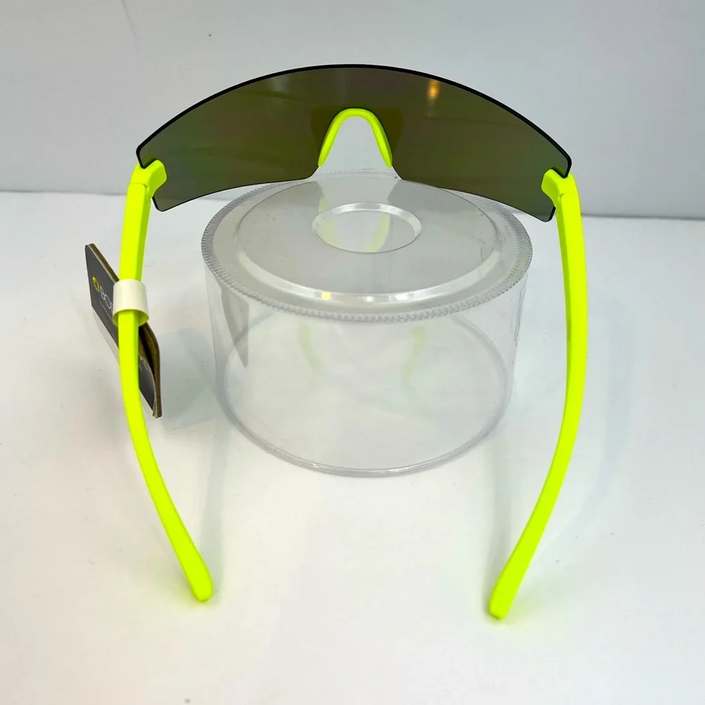 BODY GLOVE SUNGLASSES 100% UVA-UVB PROTECTION, YELLOW FRAME W/GREEN LENSES
